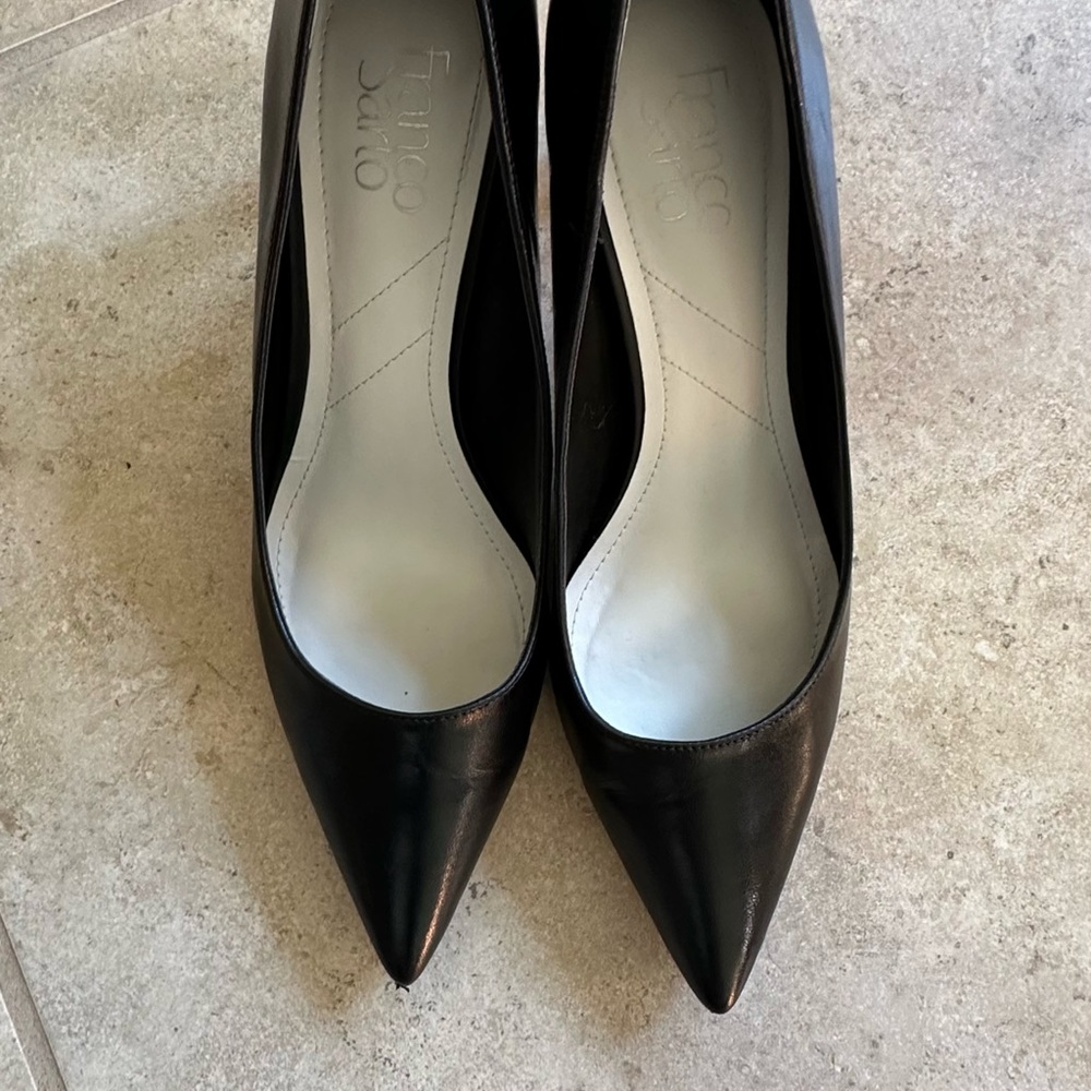 Black Point Toe Pumps
